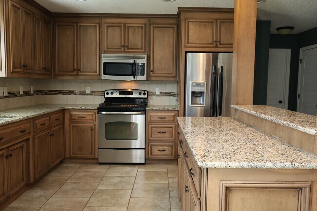Building Photo - 3573 Butler Woods Dr