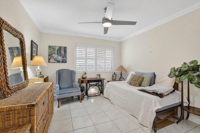 Foto del edificio - 101 Longboat Ln W