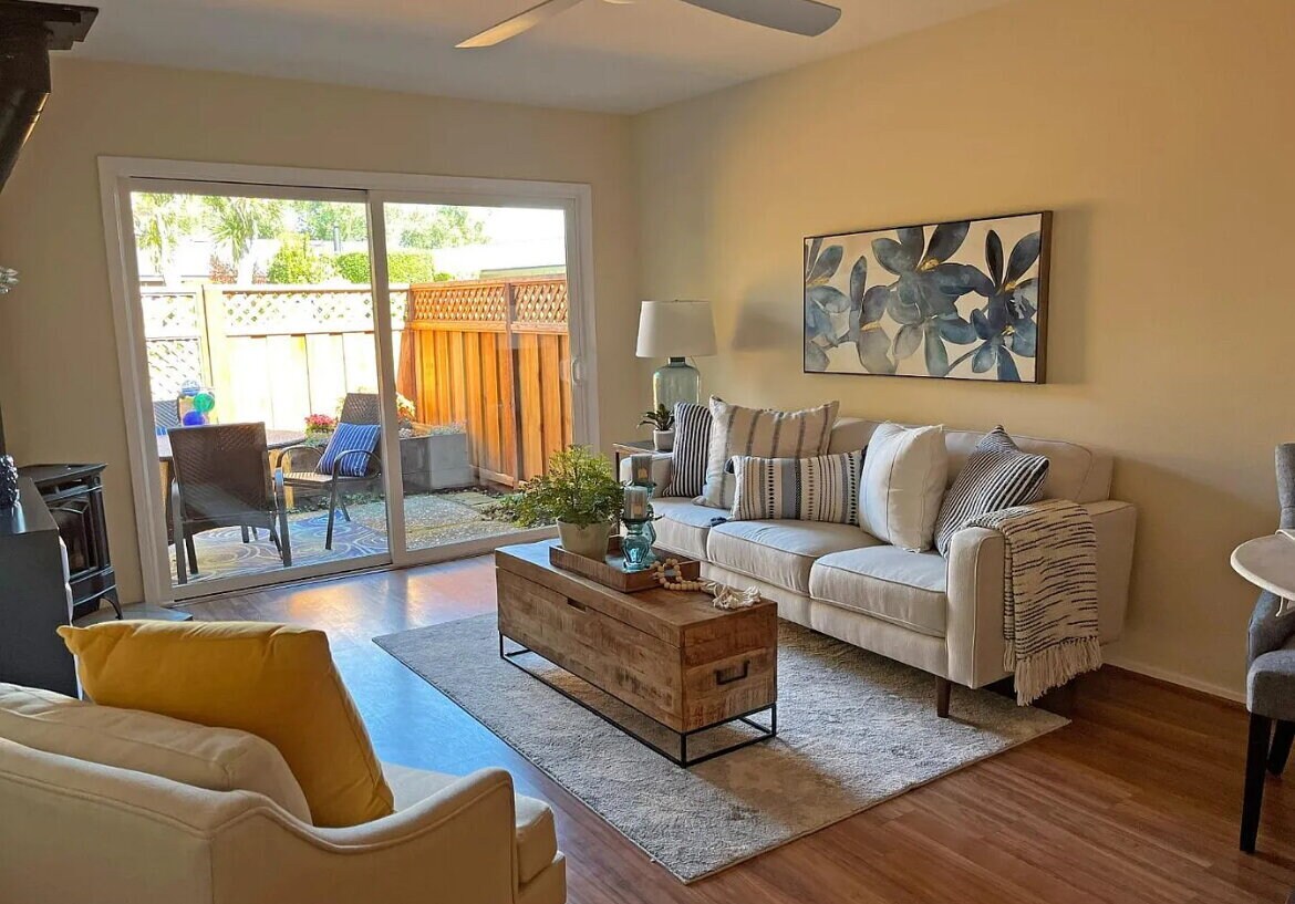 Foto principal - Cozy single level end unit located in Oliv...