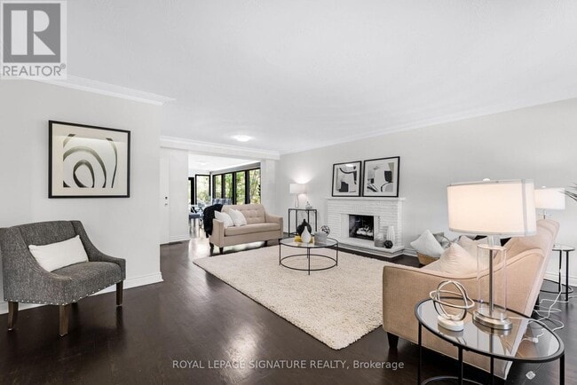 Building Photo - 24 Ealing Dr