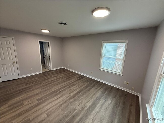 Building Photo - 5200 Reids Pointe Rd