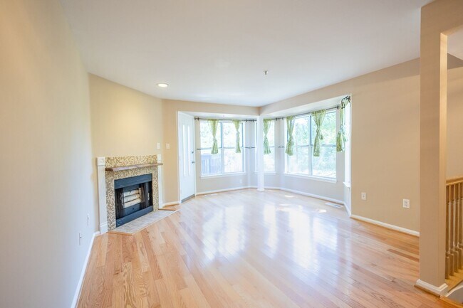 Foto del edificio - Lovely 3 BR/2.5 BA EOG Townhome in Laurel!