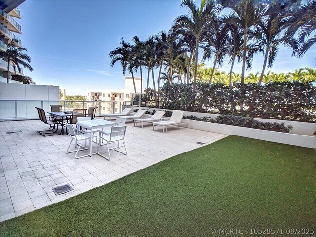 Foto del edificio - 3101 Bayshore Dr
