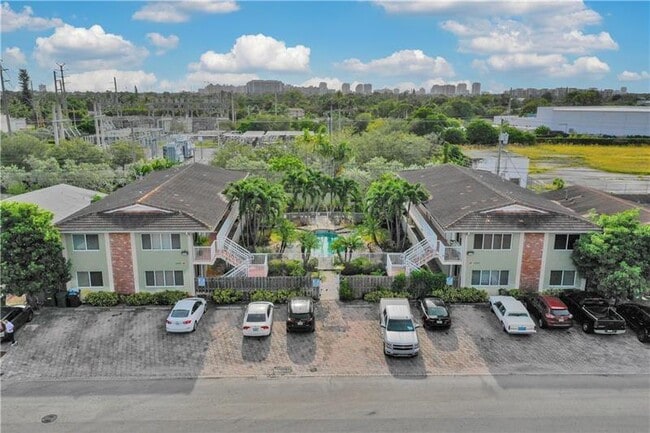 Foto del edificio - 1424 Holly Heights Dr