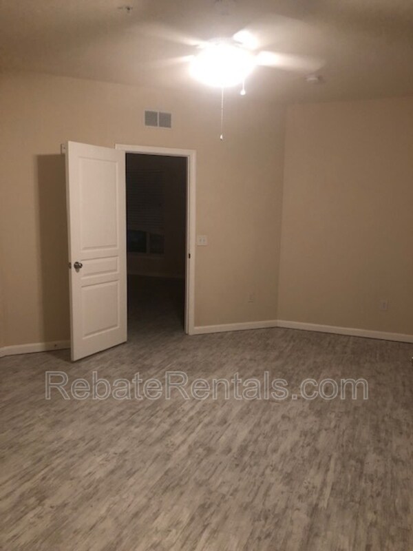 Building Photo - 8290 Gate Pkwy W