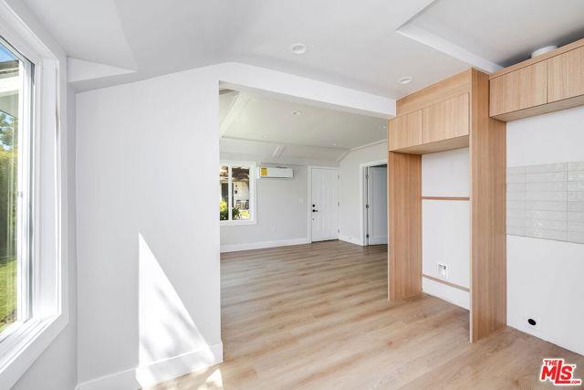 Foto del edificio - 4522 Laurel Canyon Blvd