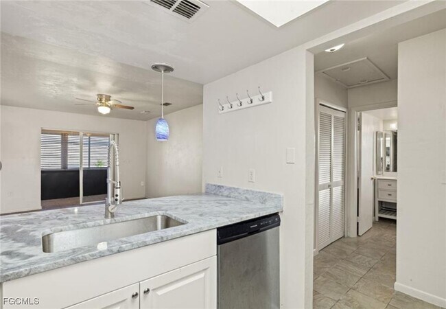 Foto del edificio - 608 SE 6th St