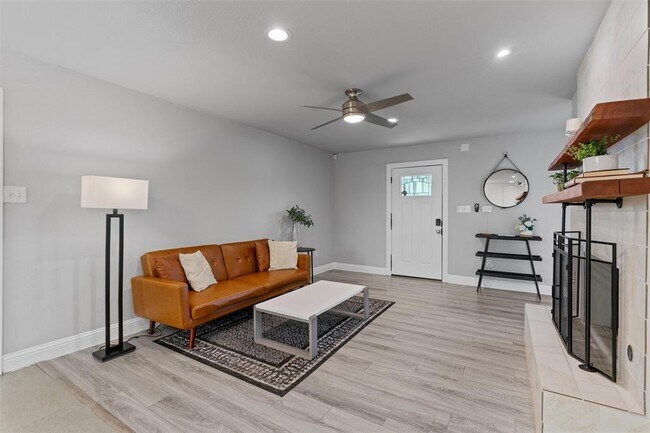 Foto del edificio - 3112 Val Dr