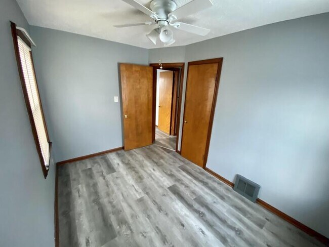 Foto del edificio - 4039 E 27th St