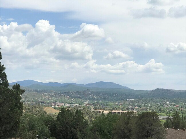 Views - 452 Prescott Heights Dr