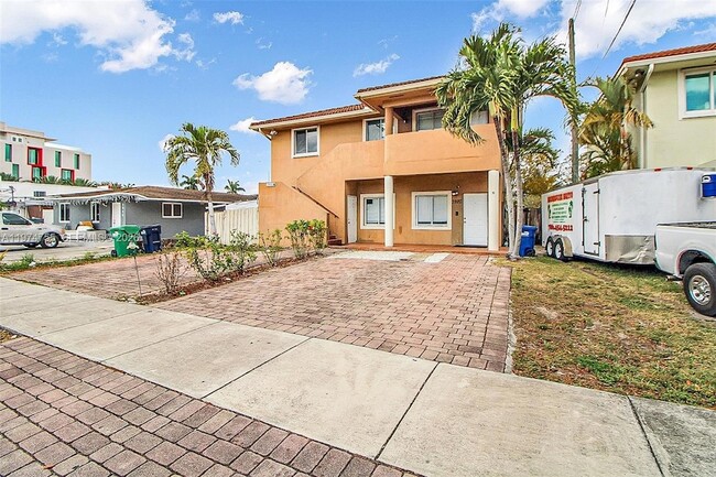 Building Photo - 3920 SW 89th Ct