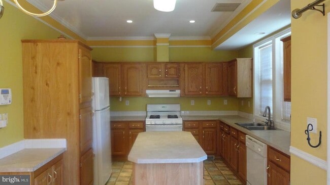 Building Photo - 7532 Cove Point Way