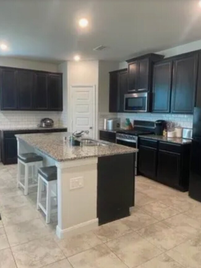 Foto del edificio - 1991 Shim Ball Wy