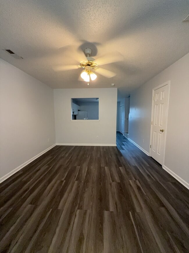 Building Photo - 807 Timberlake Trail