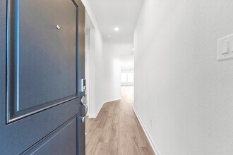 Building Photo - 16914 Tulip Row Ln