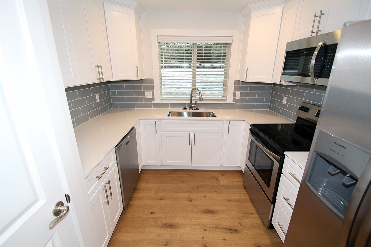 Primary Photo - FULLY RENOVATED 2 BED, 2 BATH FACTORIA CON...
