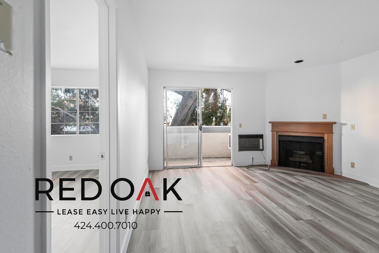 Foto principal - 10201 Woodbine St