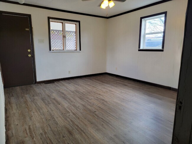Foto del edificio - 2-3 bedroom home!  Only $825.00 plus utili...