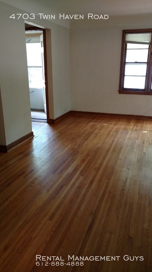 Building Photo - Very Nice 3 Bed 1 Bath in Minnetonka!