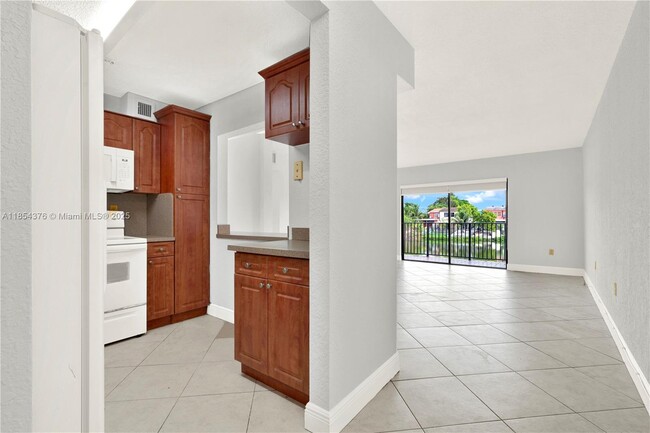 Building Photo - 1335 W 68th St
