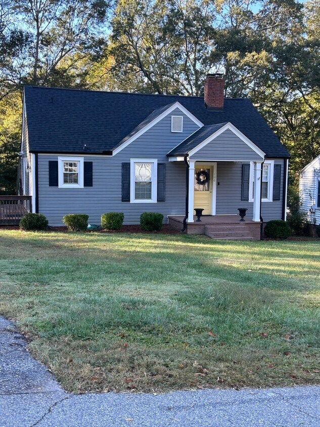 Foto principal - Greenville, 3BD/1BA, 1024+/-SF