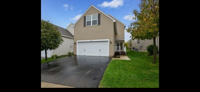 Building Photo - 10012 Iris Ln