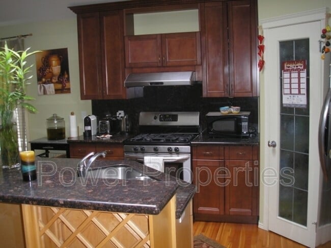 Building Photo - 138 Discovery Ridge Blvd SW