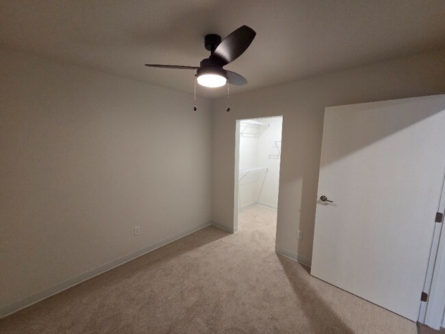 Foto del edificio - 211 1st Ave NW