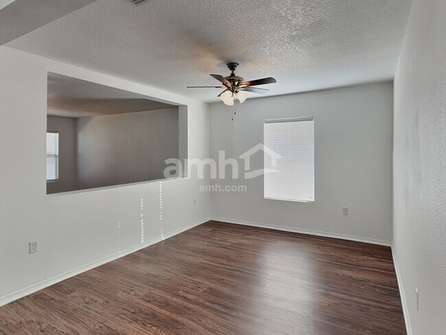 Foto del edificio - 10920 Pond Pine Dr