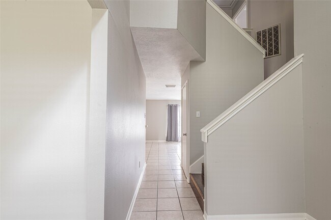 Foto del edificio - 5134 Cotter Ln