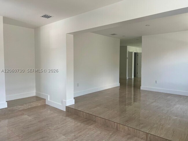 Building Photo - 1239 SW 22nd Ave