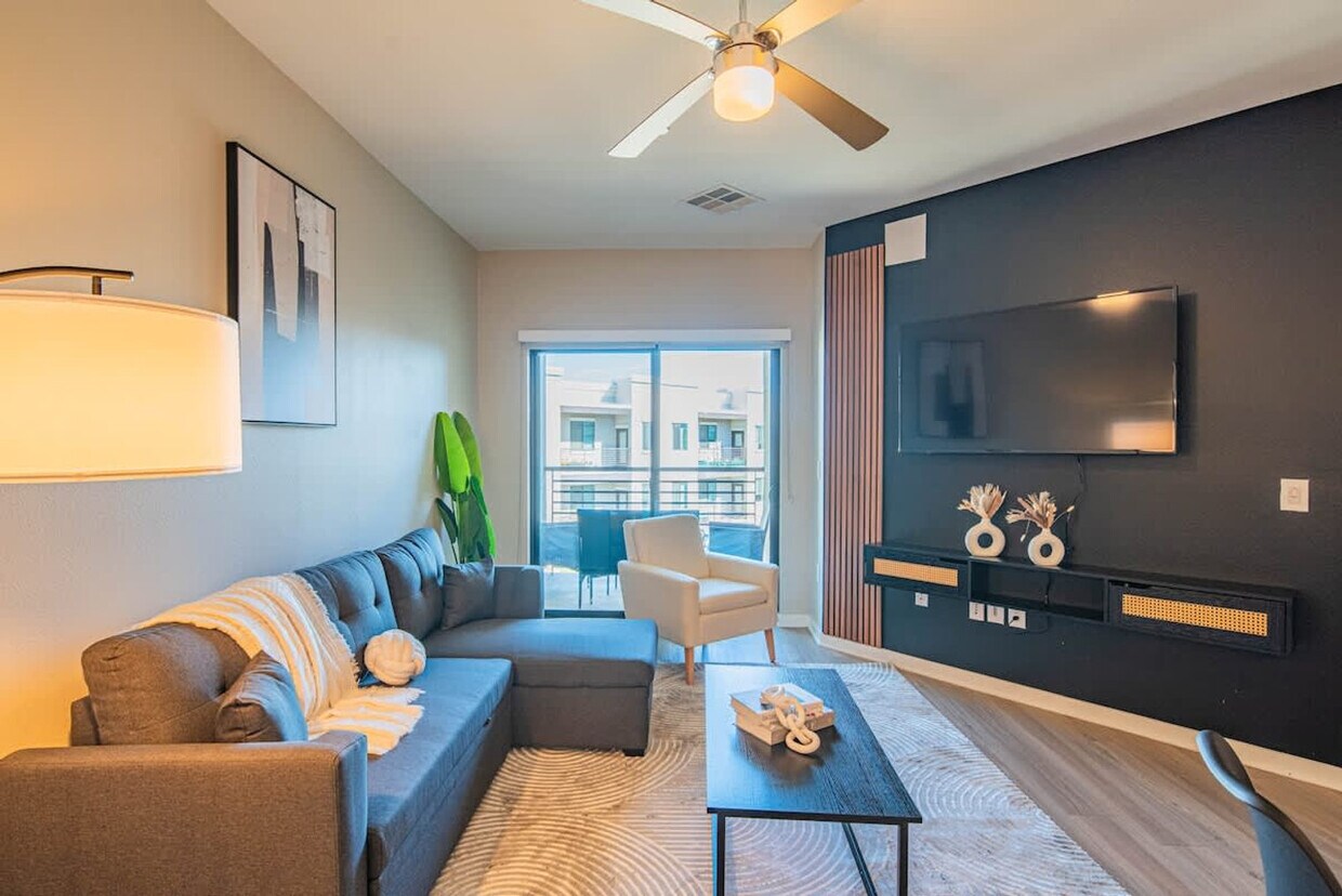 Foto principal - 777 E Stella Ln