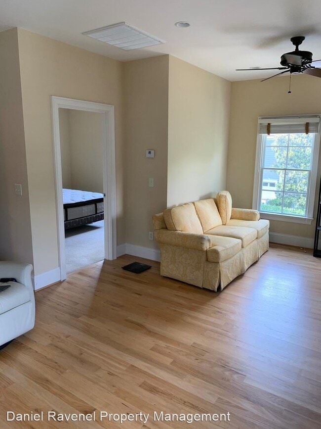 Building Photo - 1 br, 1 bath House - 42 Grove Lane
