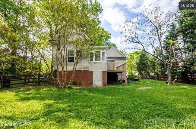 Foto del edificio - 4 br, 2 bath House - 640 Oak St.