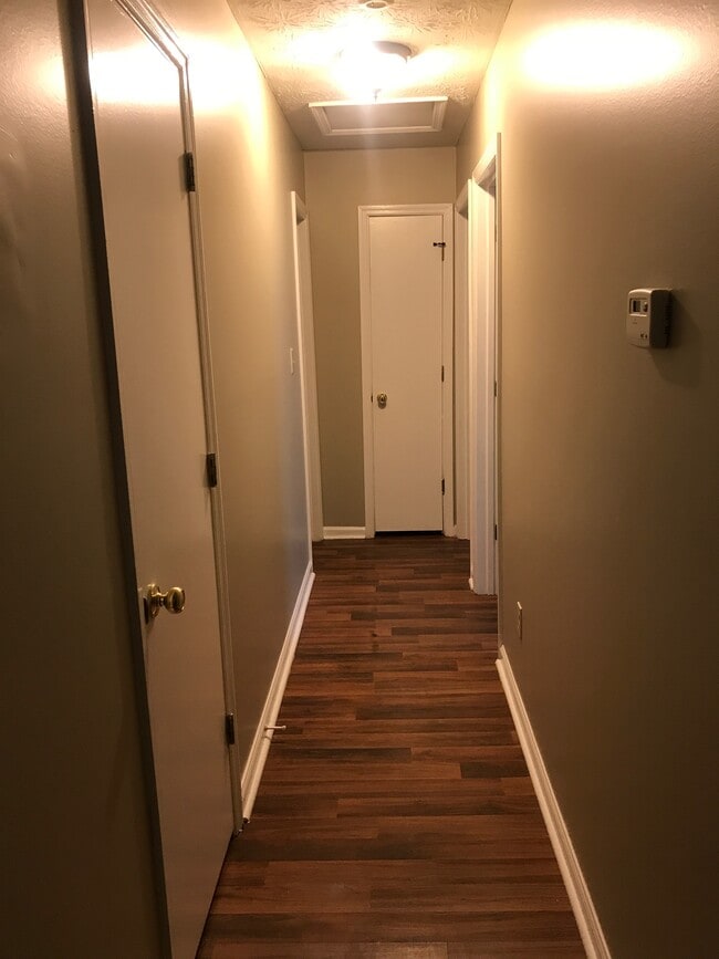 Foto del edificio - 5617 Longbow Drive