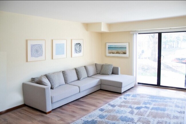 Foto del edificio - Greenwoods Apartments