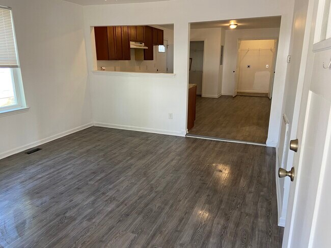 Building Photo - 5051 Wig St