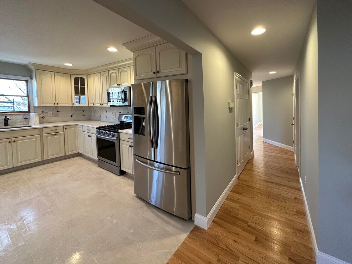 184 Jersey Ave Unit 1A, Cliffside Park, NJ 07010 Condo for Rent in