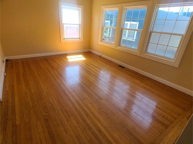 Photo - 558 46th Ave House