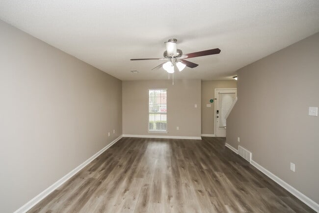 Building Photo - 7228 Hunter's Horn Dr