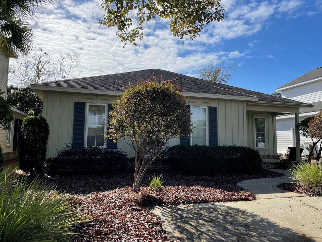 Great 3 Bedroom home coming available Mid... House Rental in Santa