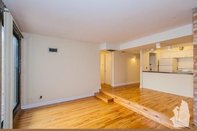 Foto del edificio - 2 bedroom in Chicago IL 60610