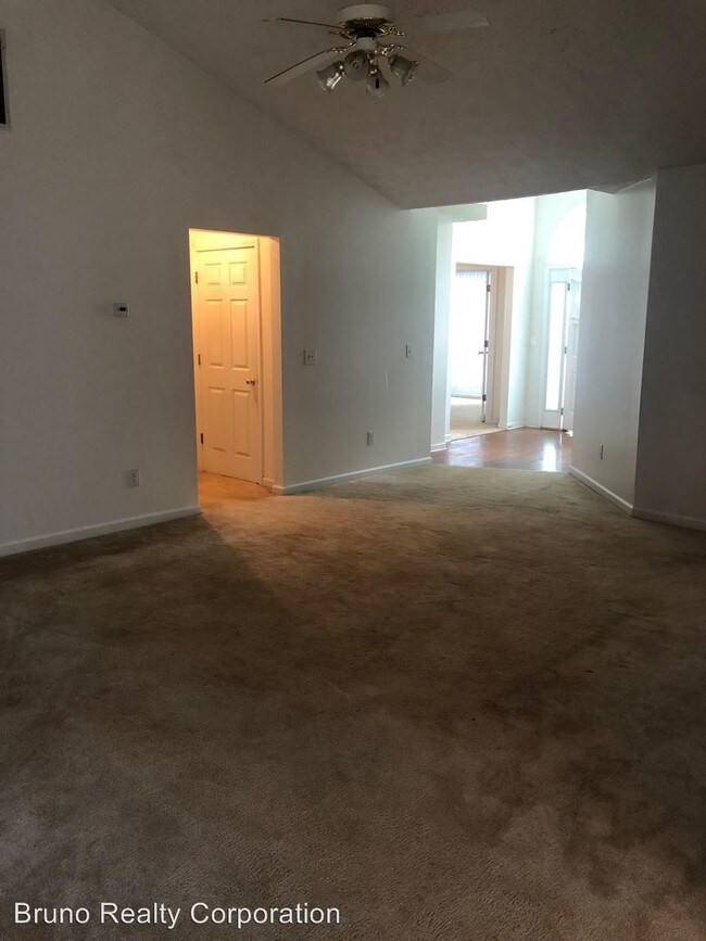 Building Photo - 3 br, 2 bath House - 30 N. Greenfield Circle