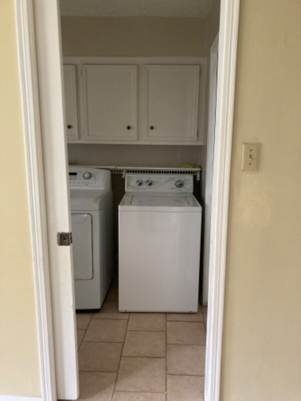 Building Photo - 1709 Beaver Springs Ct