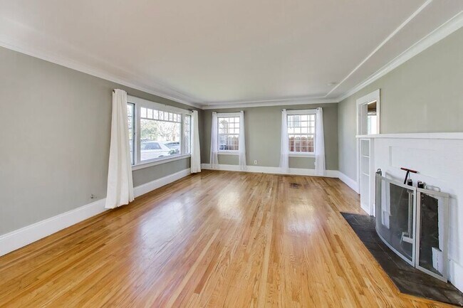 Foto del edificio - 150 16th Ave