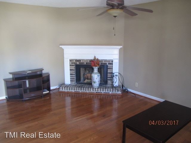 Building Photo - 379 Jamestown Manor Dr