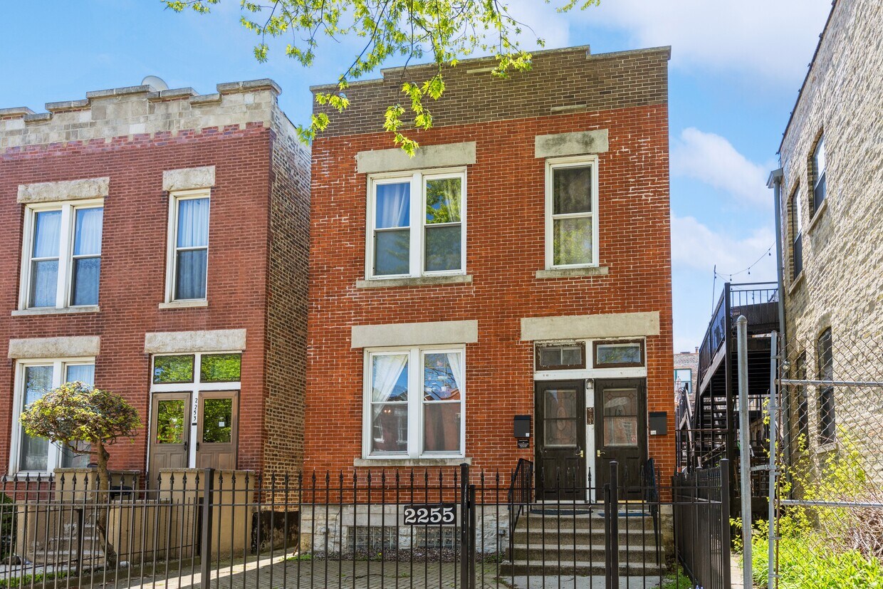 2255 W Erie St Unit 1, Chicago, IL 60612 Condo for Rent in Chicago