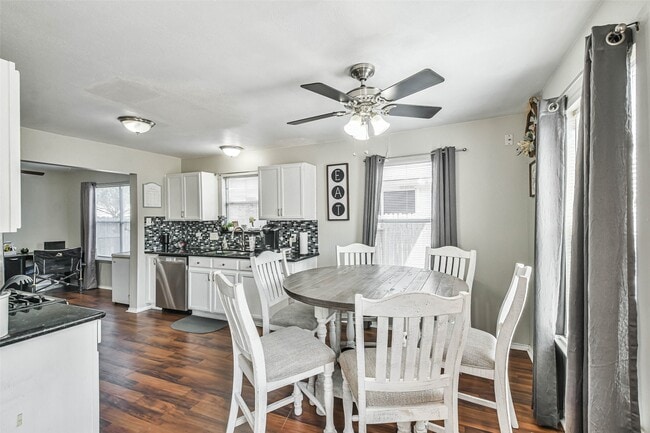 Building Photo - 11735 Pebble Sands Dr