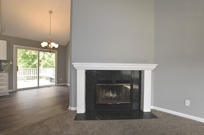 Building Photo - Three Bedroom House in Platte City