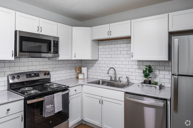 Interior Photo - Harbour Lake Apartments